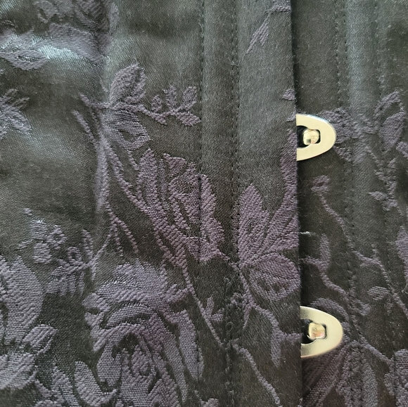 Black Corset - Picture 14 of 14